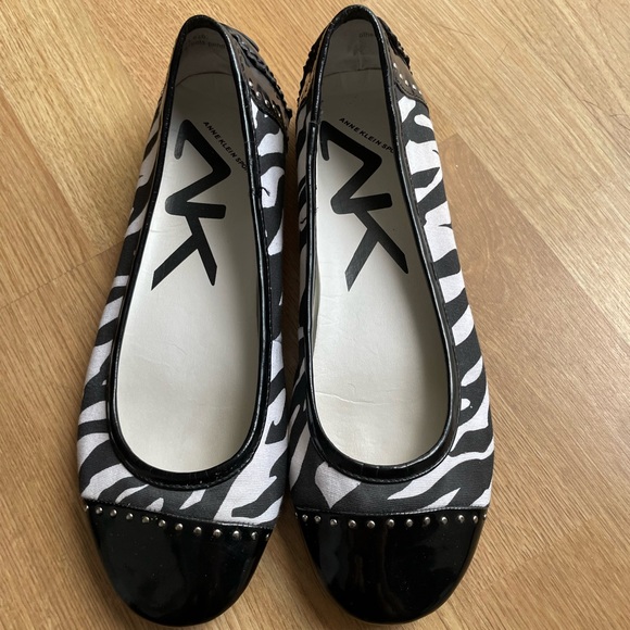 Anne Klein Sport zebra print flats - Picture 1 of 5